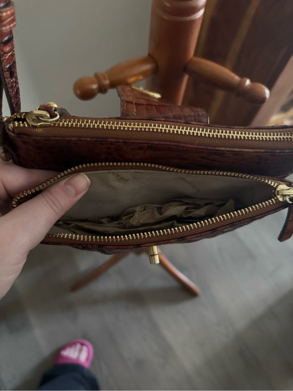 Vintage Brahmin Brown Crocodile Embossed Leather Crossbody Shoulder Bag Purse - Picture 5 of 10